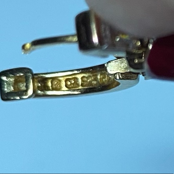 925 China Gold Plated CZ Heart Earrings - Picture 4 of 5